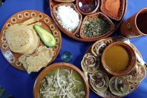 Cuatro Lugares diferentes para comer Pozole en Zihuatanejo