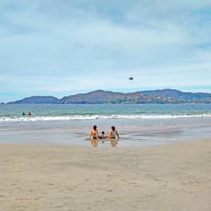   Playa La Ropa Beach